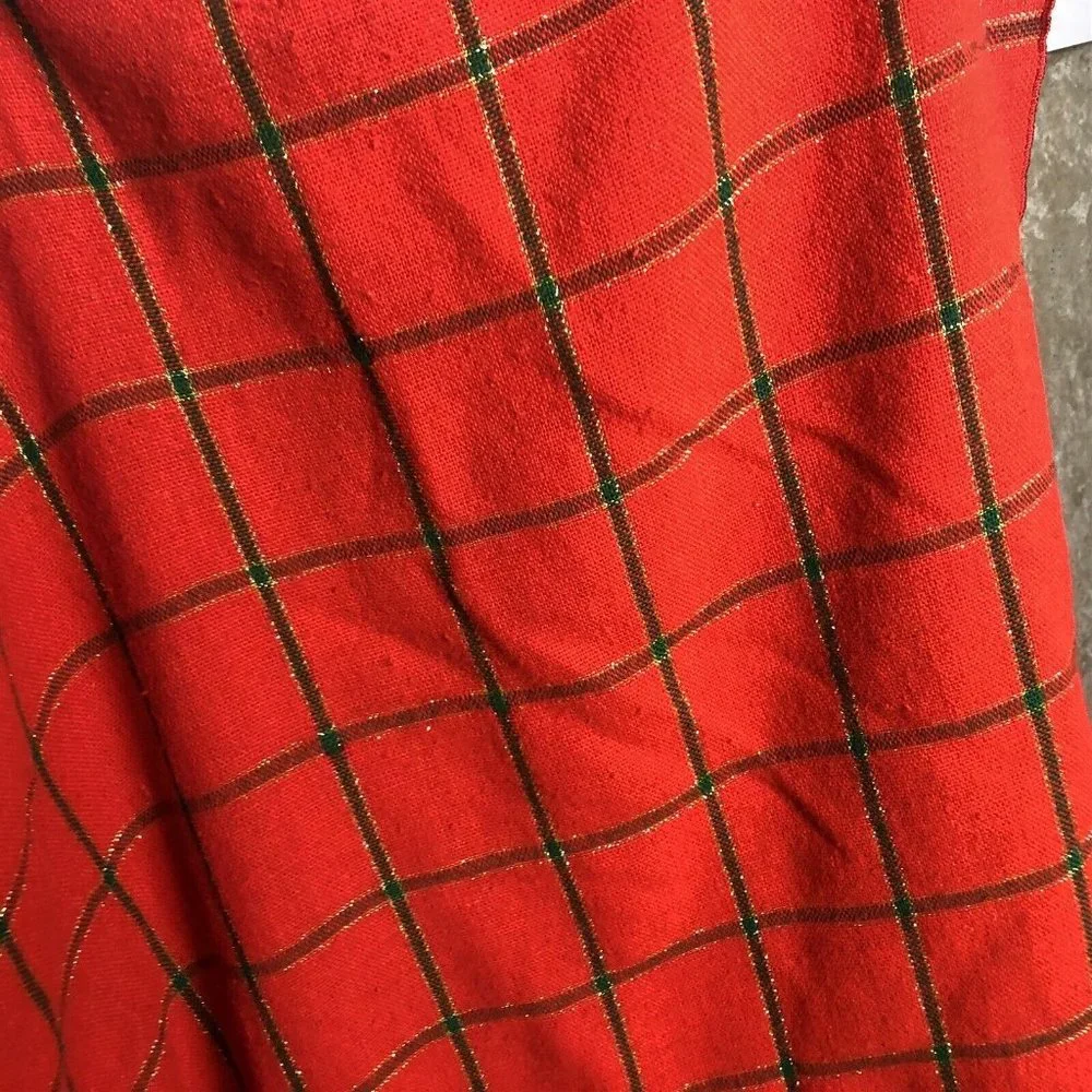 CHRISTMAS HOLIDAY TABLECLOTH LEACOCK RED GREEN PLAID GILT OVAL